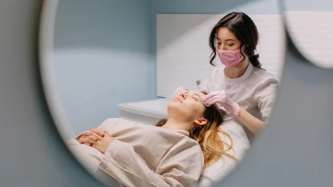 Cách chọn kem dưỡng cho da treatment hiệu quả, an toàn