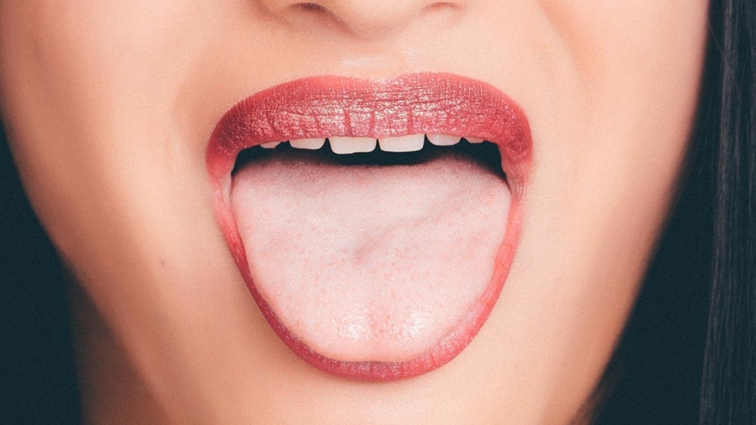 Đắng miệng kéo dài có thể là dấu hiệu của những vấn đề nào?
