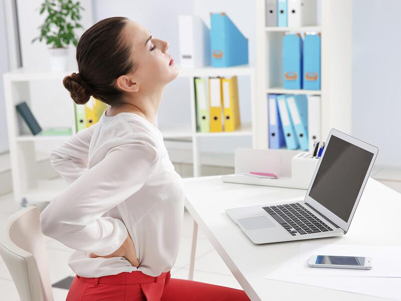 Cách giảm đau lưng do ngồi nhiều: Bí quyết cho dân văn phòng 1
