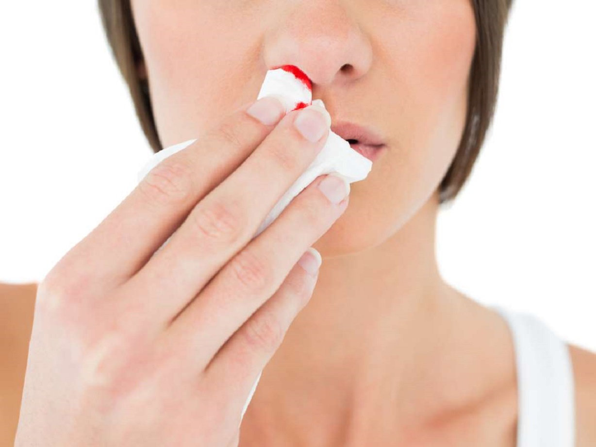 Cơ chế hoạt động của thuốc xịt làm teo polyp mũi là gì?
