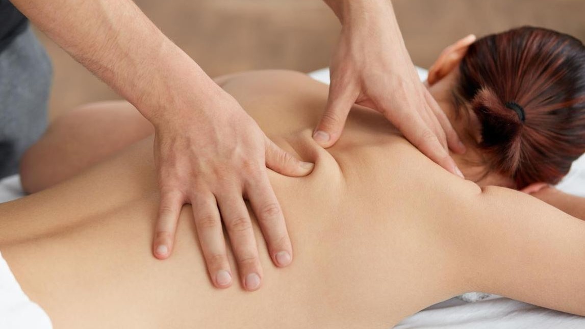 Cách massage cho người bị gai cột sống như thế nào?