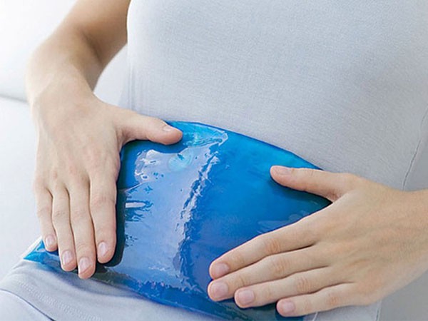 Túi chườm nóng đau bụng kinh có thể giúp giảm đau như thế nào?
