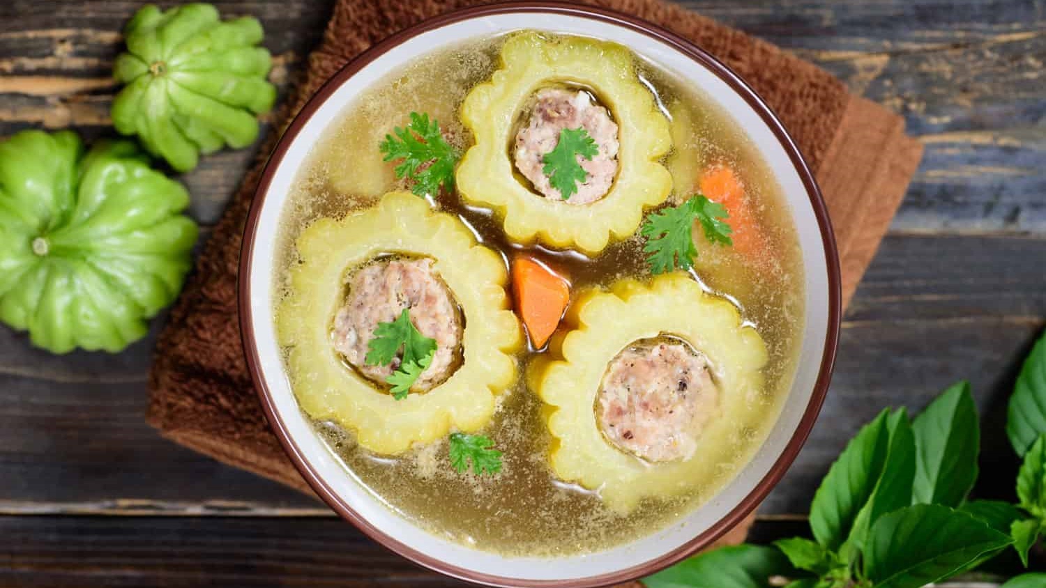 Canh khổ qua: Lợi ích sức khỏe và tác dụng phụ