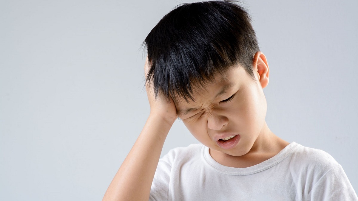 Nếu một trẻ sốt cao kèm theo đau đầu buồn nôn, liệu có phải đó là triệu chứng của một bệnh nghiêm trọng?

