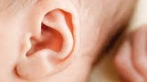 Phương pháp dân gian nào có thể chữa viêm tai giữa cho bé?
