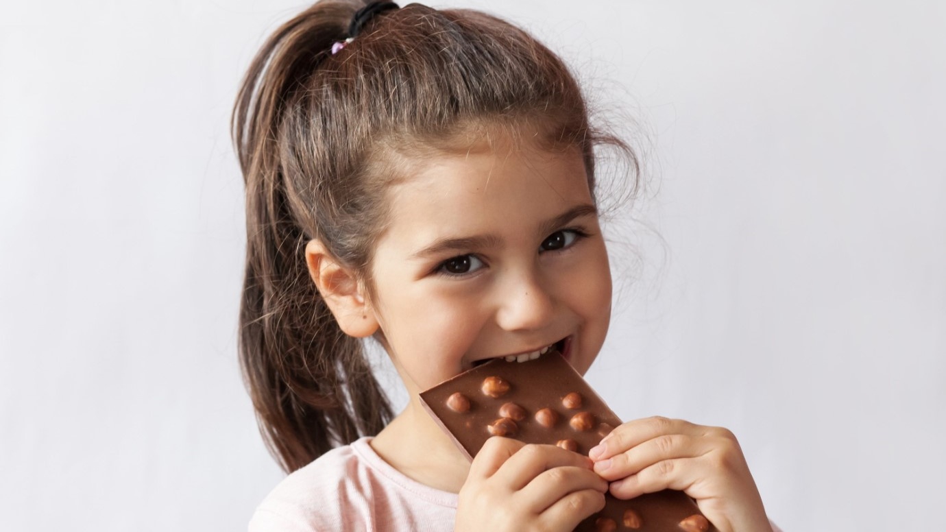 Trẻ em ăn socola có tốt không? Và những điều cần lưu ý