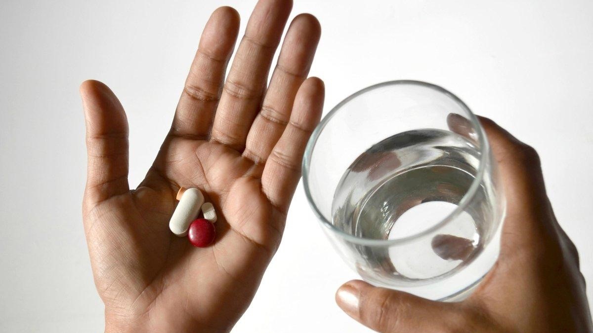 Thuốc uống nào giúp kích thích kinh nguyệt ra sớm?
