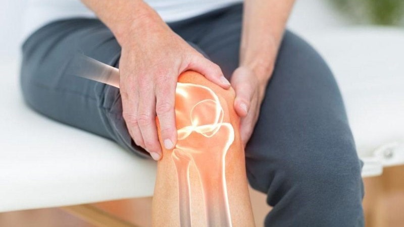 Loãng xương có thể gây ra triệu chứng đau chân từ đầu gối trở xuống không?
