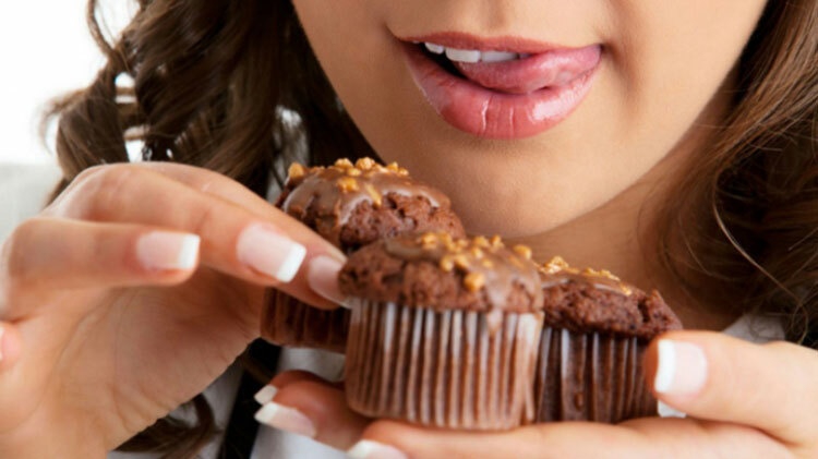 Dấu hiệu và nguyên nhân ăn ngọt bị đau đầu bạn cần biết