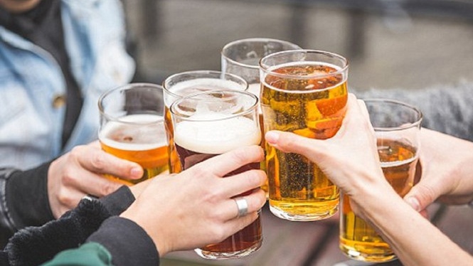Tại sao bệnh nhân gãy xương không nên uống bia trong 3 tháng đầu tiên? 
