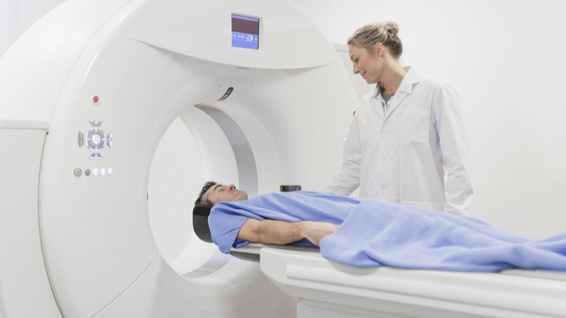 Thời gian chụp CT não ảnh hưởng đến chi phí không?