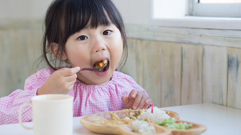 Giải đáp: Trẻ bị viêm phổi nên ăn gì, kiêng ăn gì nhanh khỏe 5