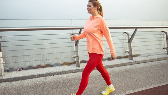 [Góc giải đáp] Đi bộ có giảm được cân không?