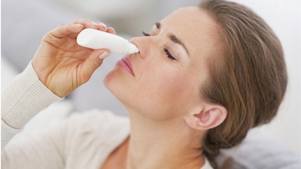 Có cách nào để ngăn nước từ việc rửa mũi vào tai phải không?

