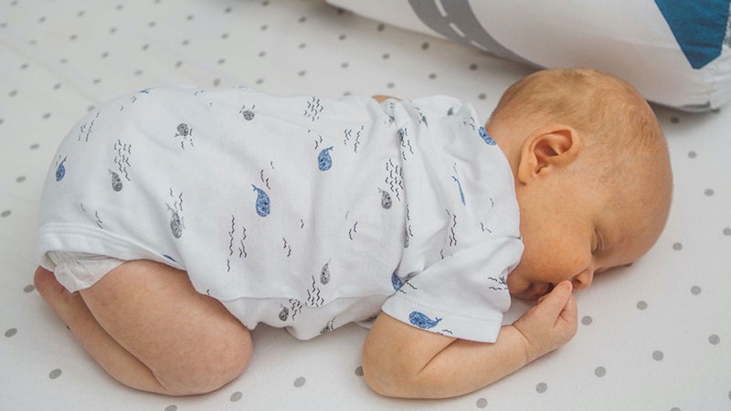 Hội chứng xám ở trẻ sơ sinh có dấu hiệu và triệu chứng gì?
