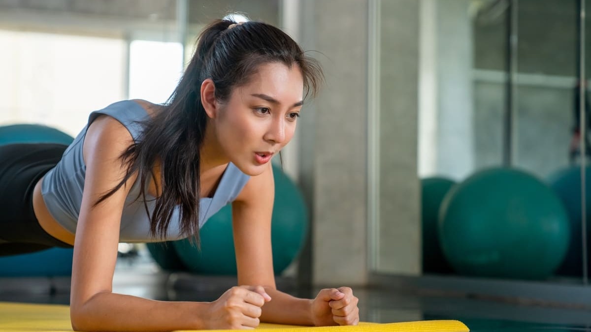 Hướng dẫn cách Plank lâu chuẩn tư thế