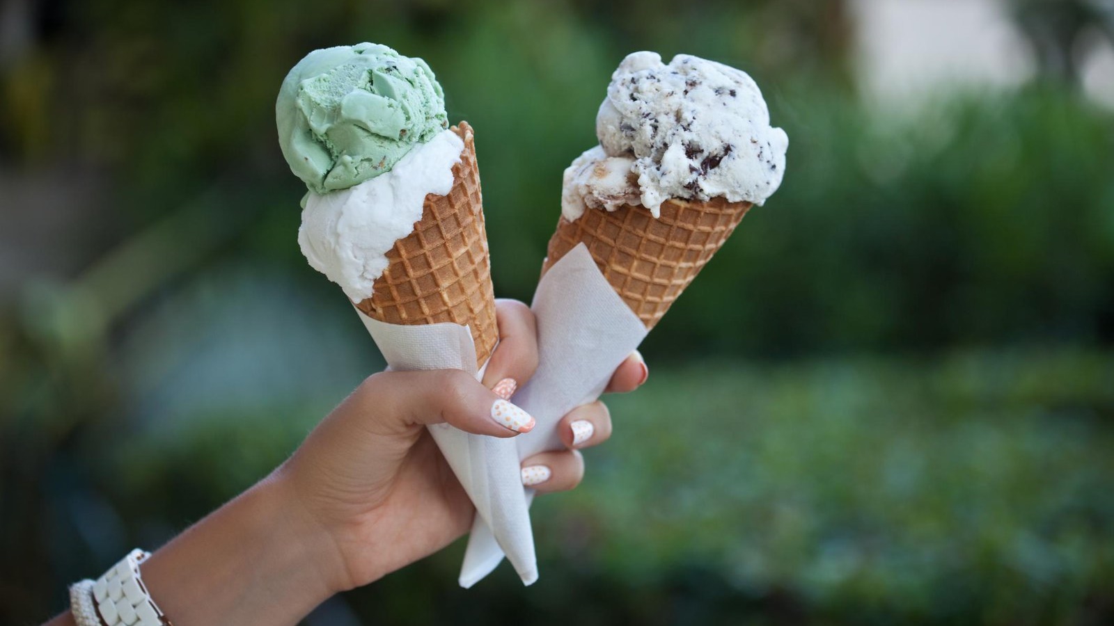 Có thể dùng những nguyên liệu nào để thay thế đường trong cách làm kem ăn giảm cân? 
