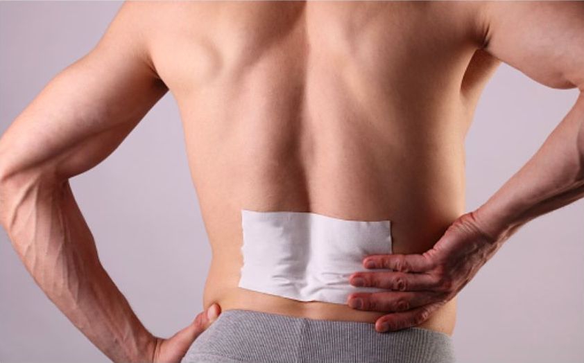 Cách sử dụng miếng nằm trị đau lưng như thế nào?
