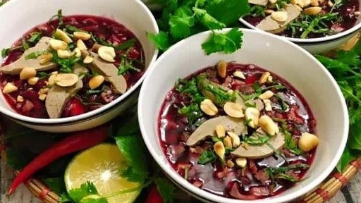 Ăn tiết canh ngan có sao không? Đối tượng không nên ăn tiết canh ngan