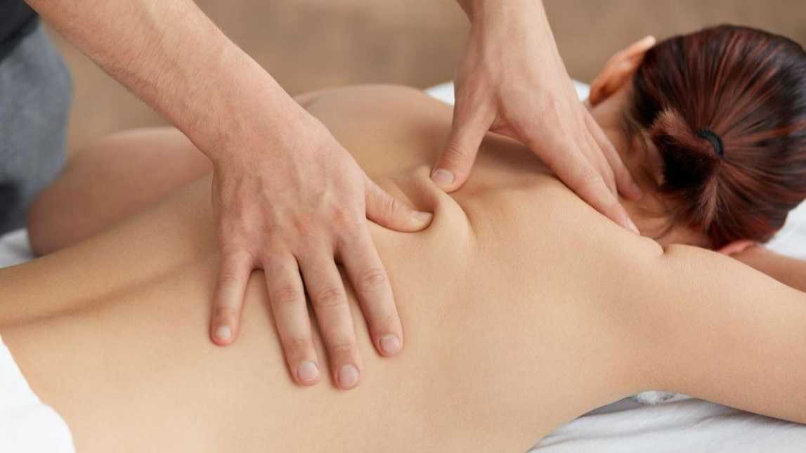 Massage huyệt đạo là gì? Cần lưu ý gì khi bấm huyệt?