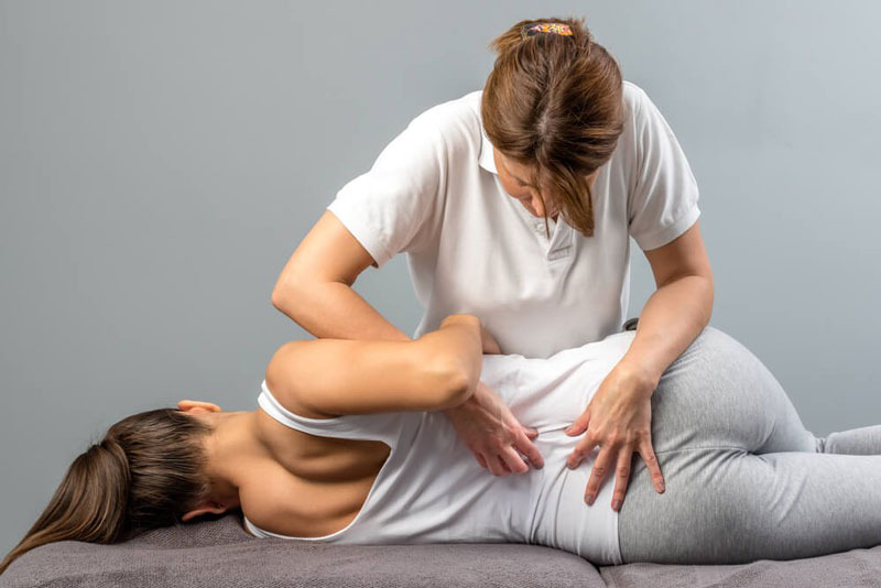 Mẹ bỉm bị đau lưng dưới gần mông sau sinh có nguy hiểm không? 4
