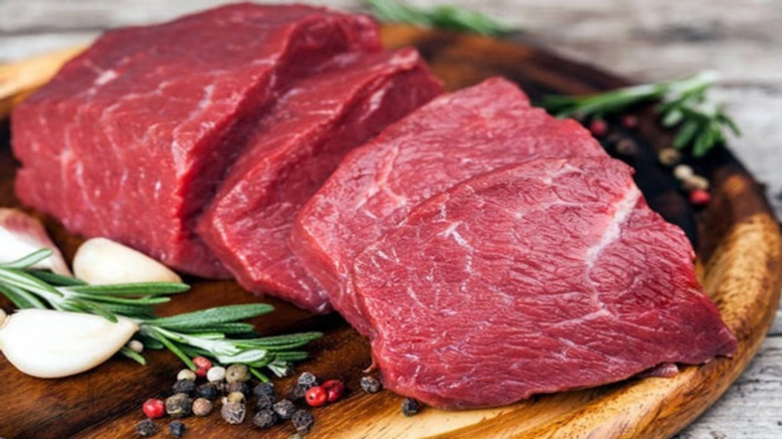 Nên ăn những loại thịt nạc nào để bổ sung chất đạm sau phẫu thuật?
