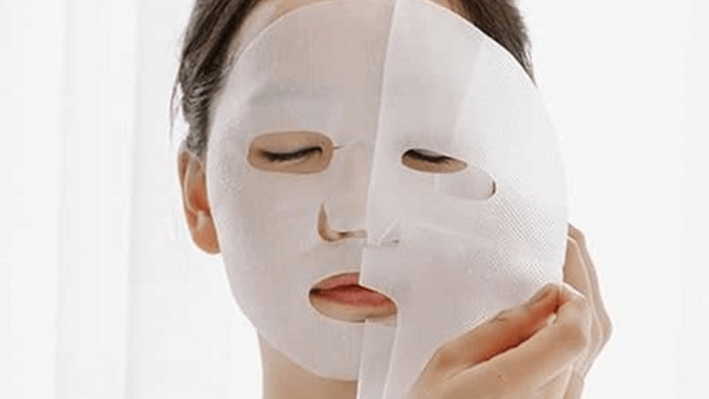 Khi nào là thời gian phù hợp để đắp mặt nạ giấy sau khi nặn mụn?
