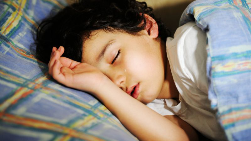 Nên làm gì khi trẻ 2 tuổi khó vào giấc ngủ 1