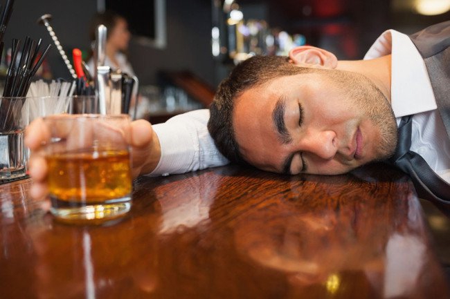 Nguyên nhân, triệu chứng và cách giải ngộ độc rượu nhanh nhất? 2