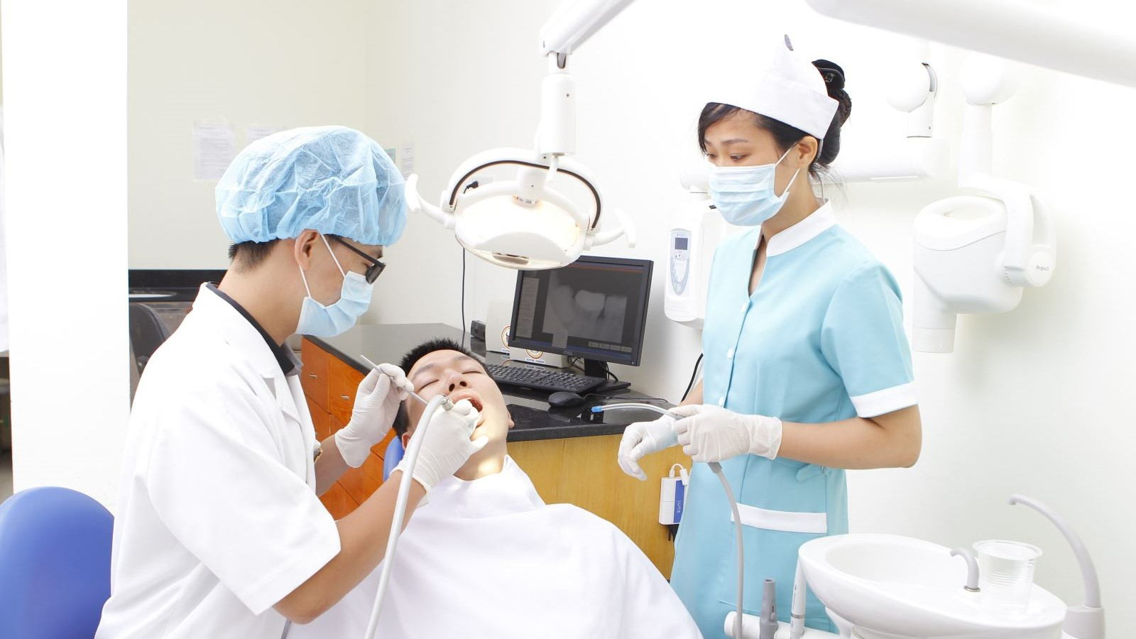 Phương pháp nhổ răng số 8 nào được sử dụng phổ biến?
