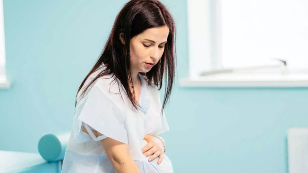 Lượng nước ối ảnh hưởng nhiều đến sự phát triển của thai nhi và sức khỏe mẹ bầu 3
