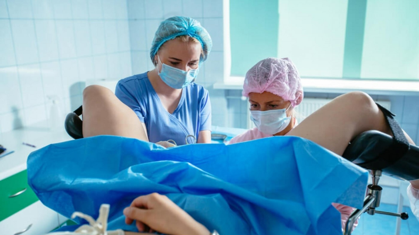 Phụ nữ hút thai bao lâu thì đi được xe máy?