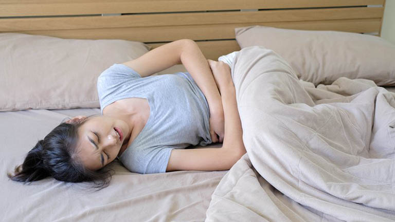 Quan hệ lần đầu ra máu có sao không​? Các triệu chứng thường gặp khi quan hệ lần đầu 4
