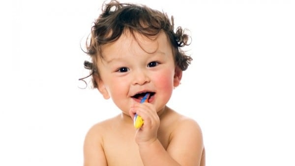 Các hợp chất gây hôi miệng sau khi sinh ra do vi khuẩn trong miệng trẻ sinh ra ở những vị trí nào?
