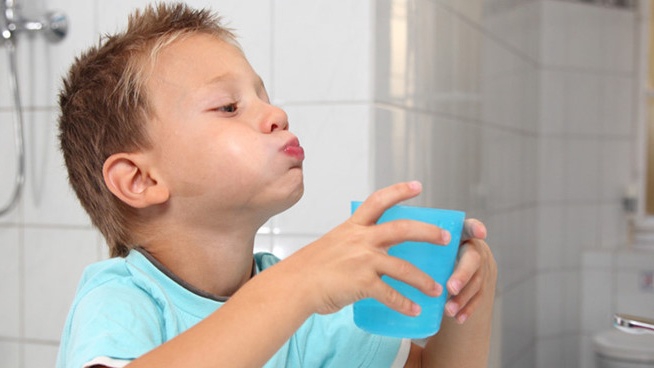 Những lợi ích và cách sử dụng nước súc miệng cho bé 3 tuổi mà bạn cần biết