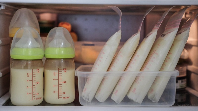 Sữa mẹ để trong máy hâm sữa được bao lâu? 5