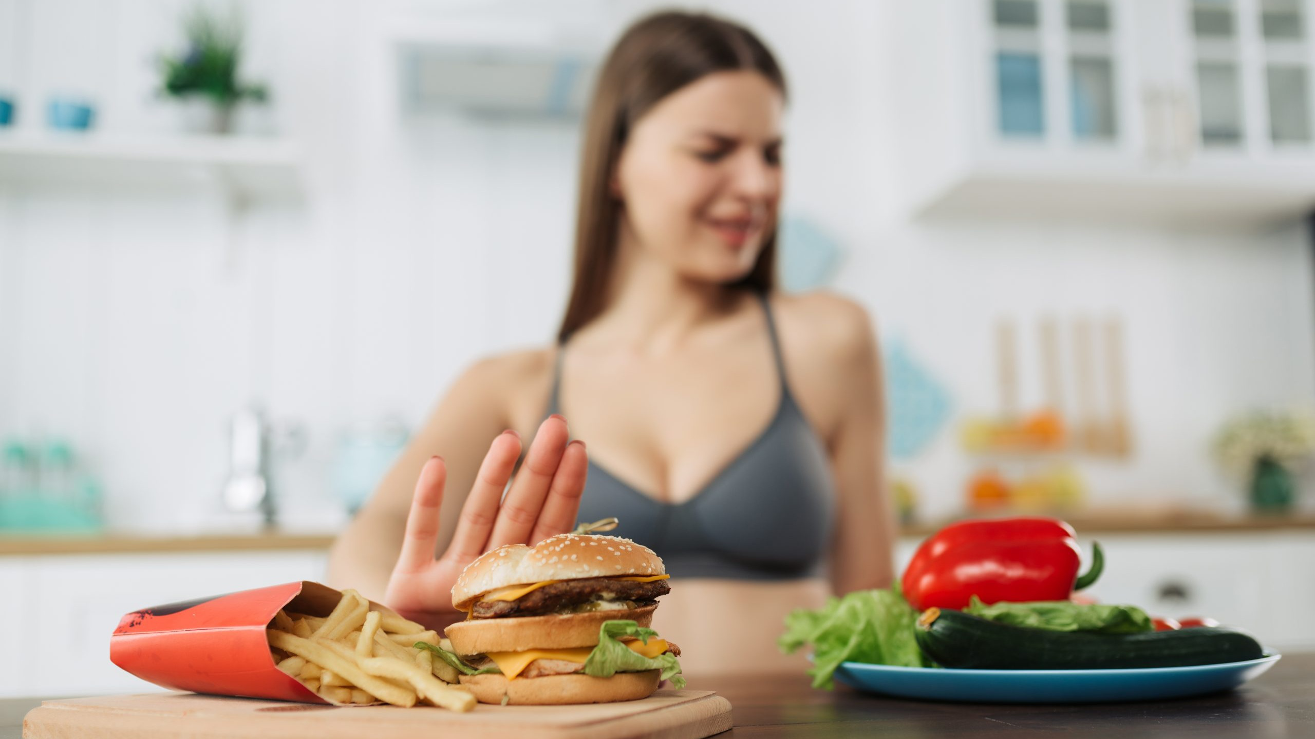Loại thức ăn nào nên ăn để giúp giảm triệu chứng của bệnh tăng tiểu cầu?
