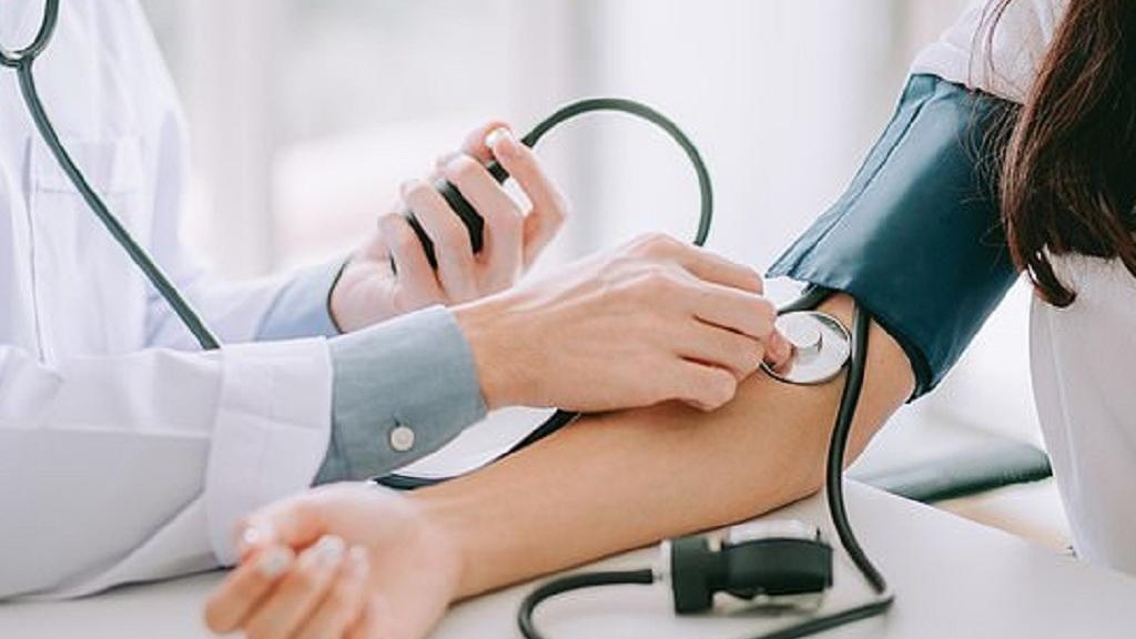 Các triệu chứng của bệnh cao huyết áp là gì?
