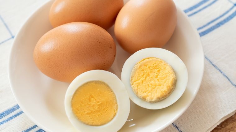 Thành phần dinh dưỡng của trứng gà luộc và số lượng ăn phù hợp