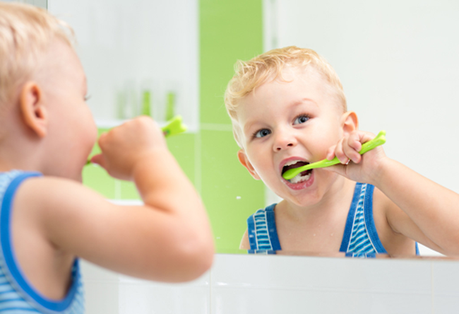Thứ tự mọc răng sữa ở trẻ mà bố mẹ nên biết 4