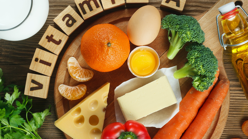 Có những nguồn thực phẩm nào chứa nhiều vitamin B1 và B5?
