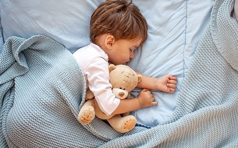 Trẻ 9 tháng ngủ bao nhiêu là đủ? Nguyên nhân khiến trẻ khó ngủ 3