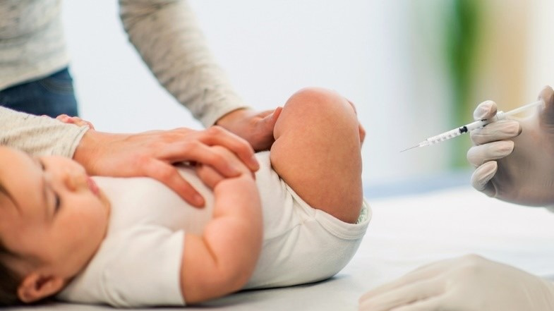 Trẻ em tiêm phòng mũi bại liệt có bị sốt không? 4