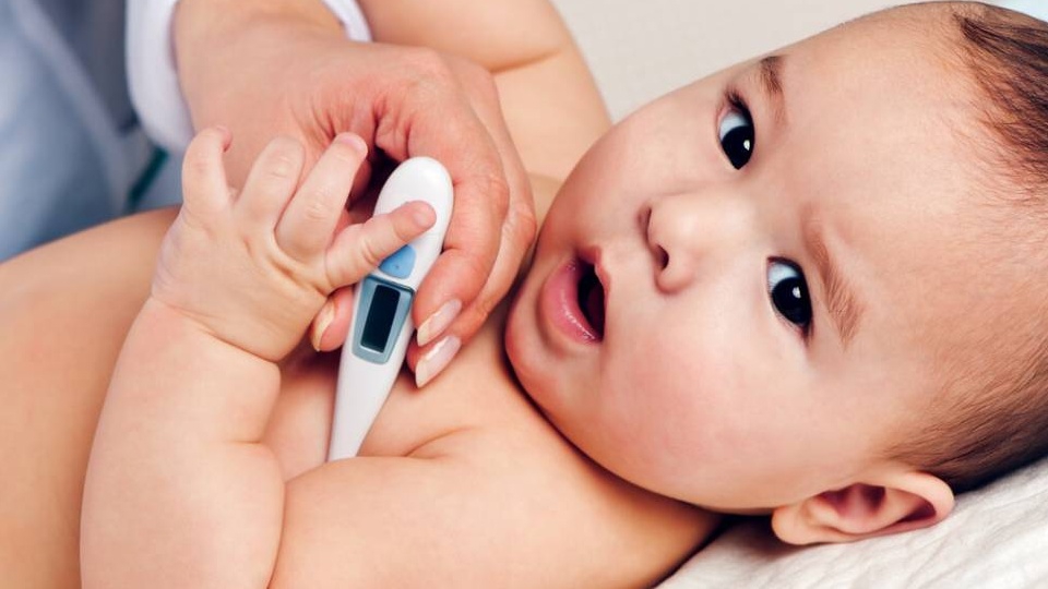 Trẻ sơ sinh nhiệt độ bao nhiêu là bình thường?