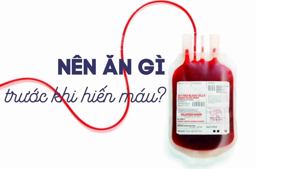 Người hiến máu cần ăn nhẹ trước khi hiến máu để đảm bảo gì?
