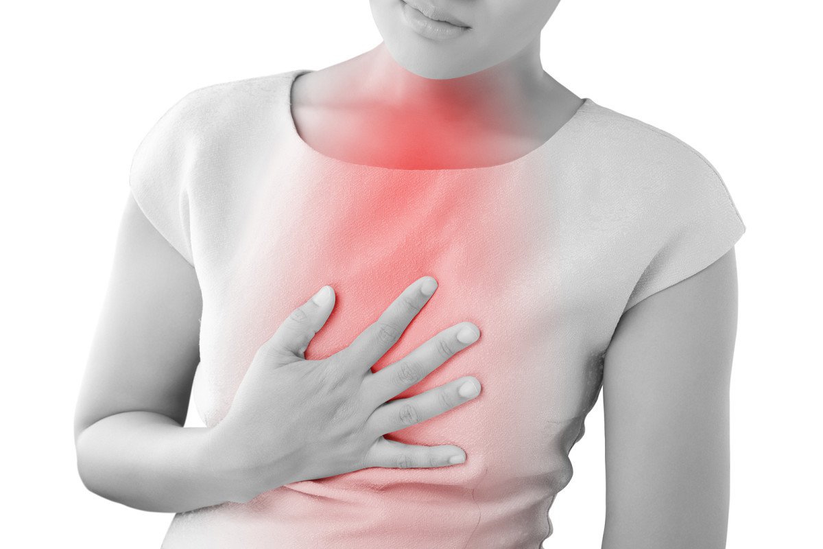 Cơn đau họng tức ngực khó thở có thể là triệu chứng của bệnh gì?
