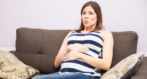 Có cách nào giảm tức ngực và khó thở cho mẹ bầu?
