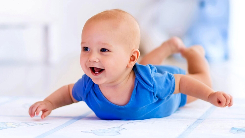 Lợi ích của tummy time là gì? Gợi ý một vài tư thế tummy time hiệu quả?