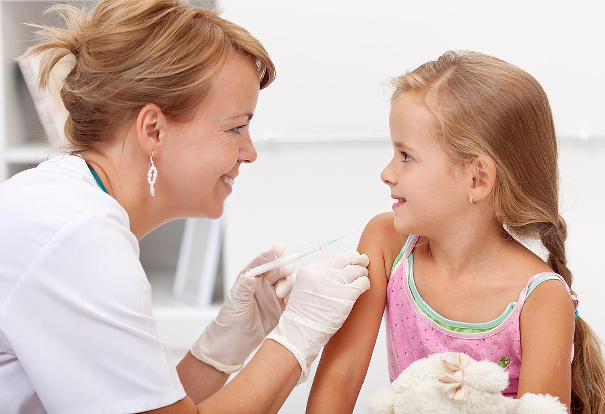 Những điều cần chuẩn bị và làm sau khi bé tiêm vaccine 6 trong 1 là gì?