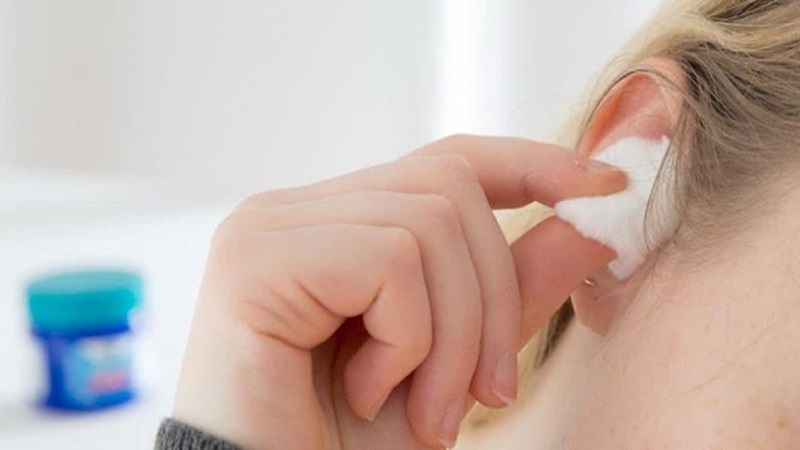 Vành tai có vảy trắng: Nguyên nhân phát sinh và cách khắc phục 5
